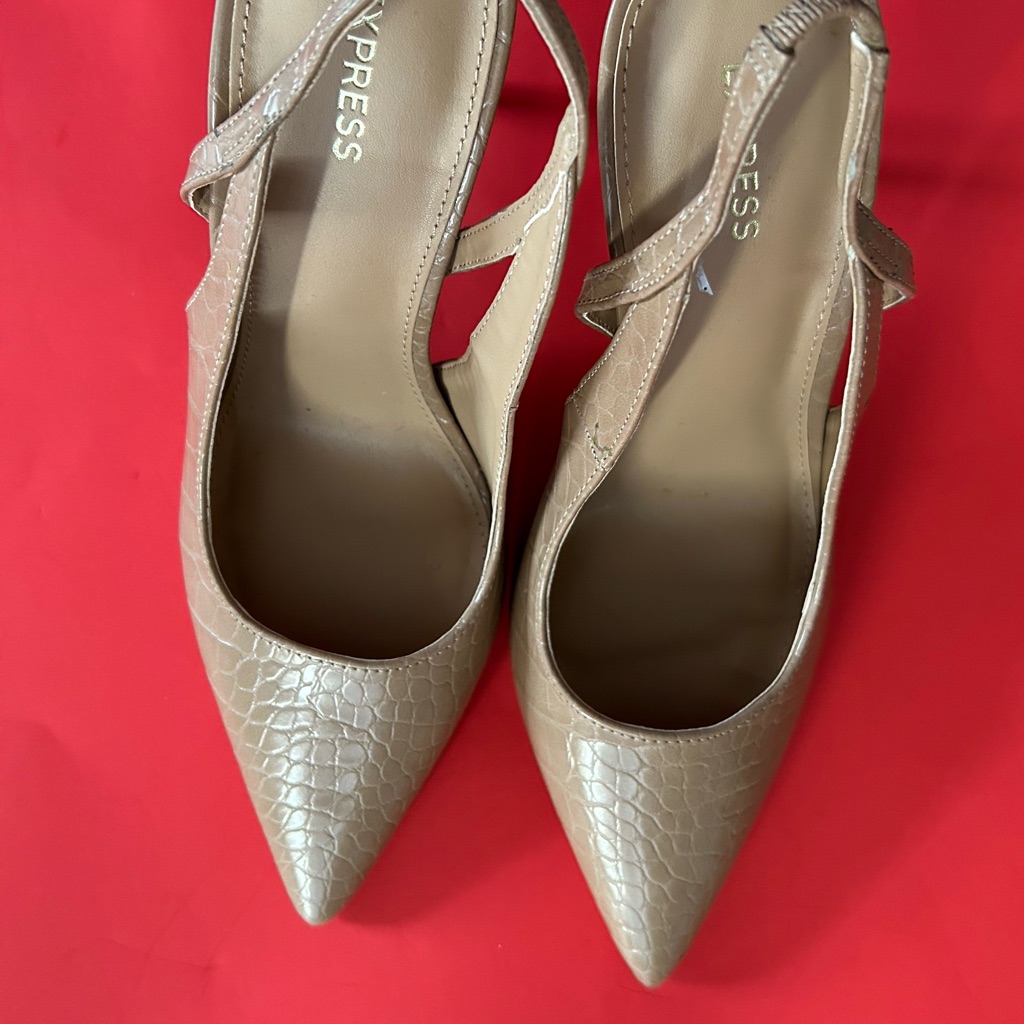 Express Heels Size 9